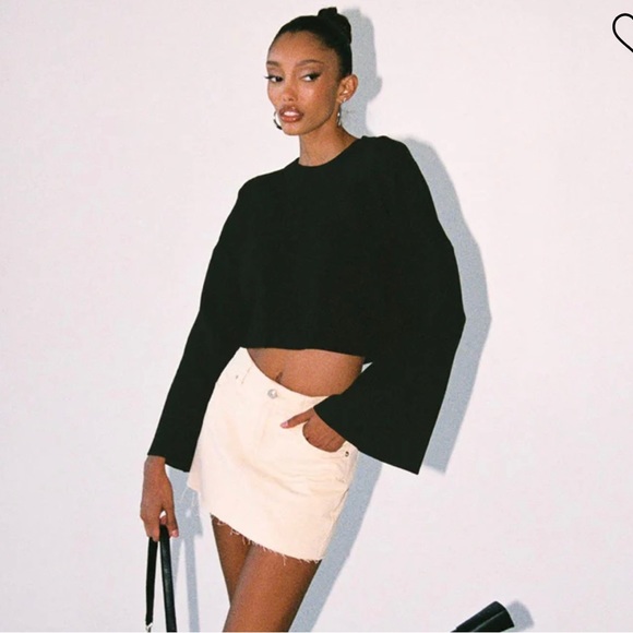 GIRL SOLDIER CROPPED SWEATER BLACK - Picture 2 of 7